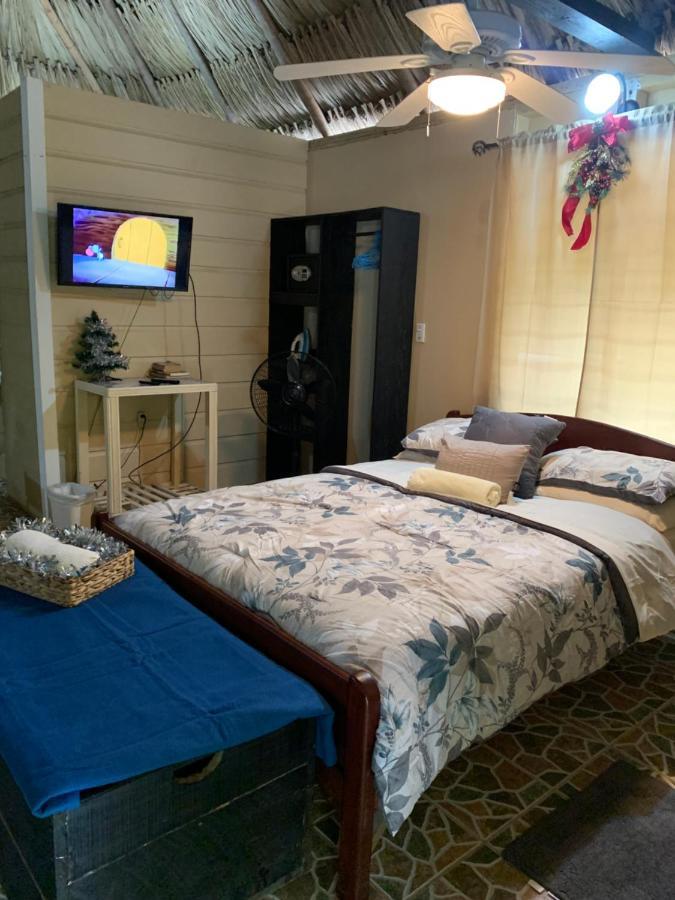 Heavens Gate Beach Bungalows Villa Placencia Exteriör bild